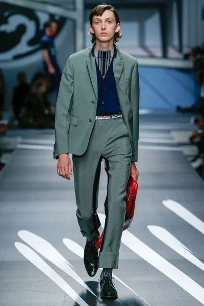 Look 34